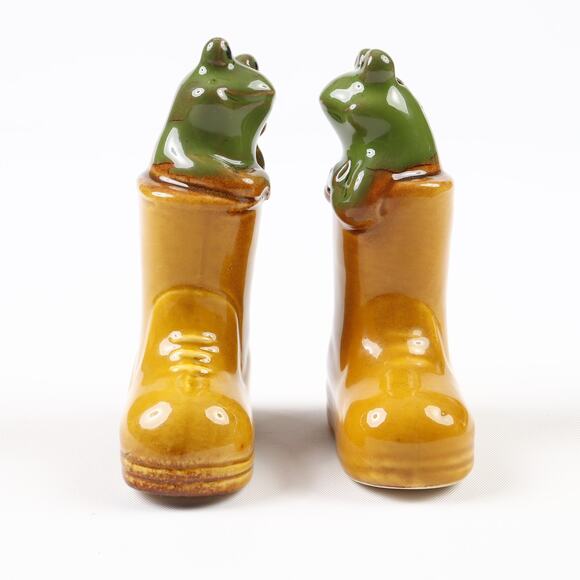 Frogs In Boots 3.5” Ceramic Table Salt & Pepper Shaker Set & Stoppers - Picture 2 of 6